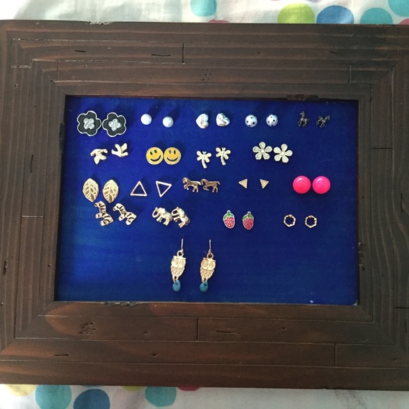 Earring Collection - Picture 2 of 8